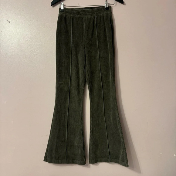 Aerie Groove-On Rib Velour Flare Pant Nomad Olive  Size XS Short - Picture 3 of 9